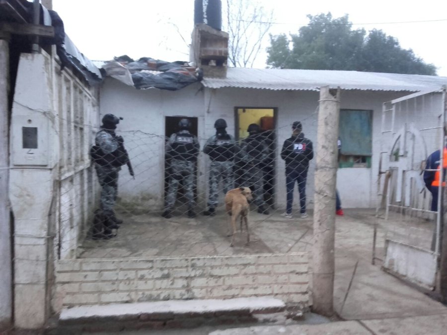 FOTO MIN. DE SEGURIDAD ALLANAMIENTOS. Fruto de los procedimientos hubo dos detenidos durante la ma&ntilde;ana de ayer.