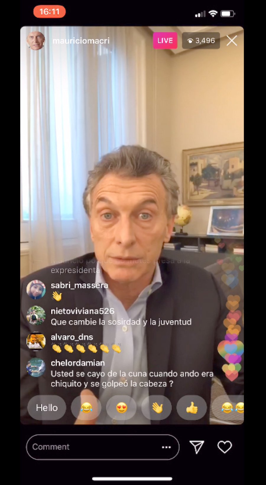 FOTO NA POR INSTAGRAM. Macri al entablar di&aacute;logo a trav&eacute;s de la red social.