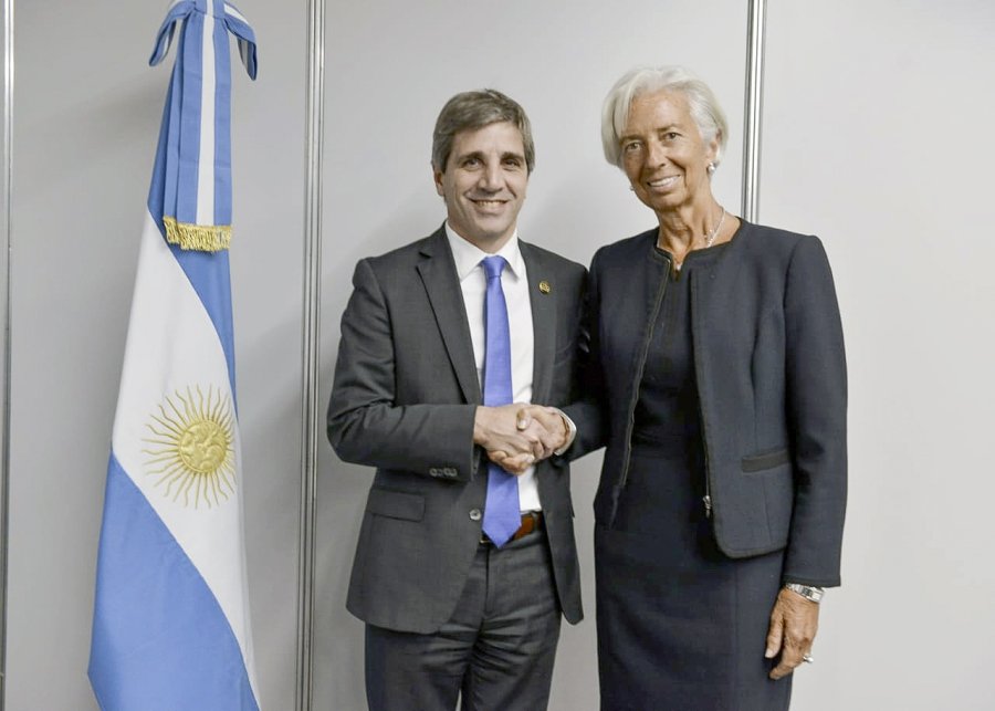 FOTO NA ALBUM DE FOTOS. Lagarde se encontró con Caputo y luego con Dujovne.