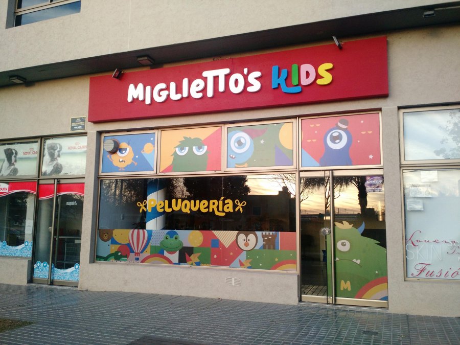 FOTO LA OPINION MIGLIETTO KIDS. Es una peluquer&iacute;a para ni&ntilde;os. La abrieron hace s&oacute;lo 15 d&iacute;as en  Bv. Yrigoyen 1435.