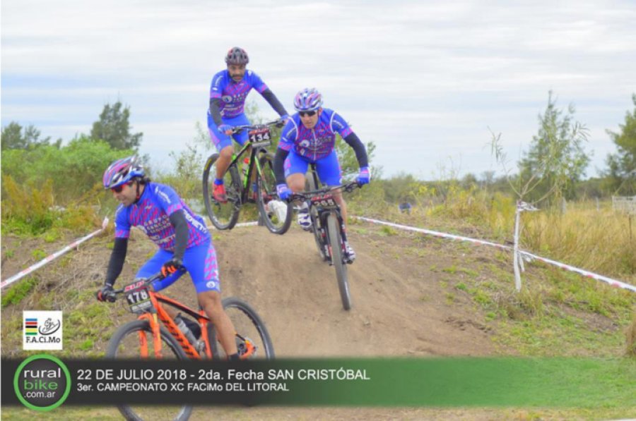 FOTO PRENSA  ARB// COMPETENCIA./El clima destemplado no  fren&oacute; a los bickers.