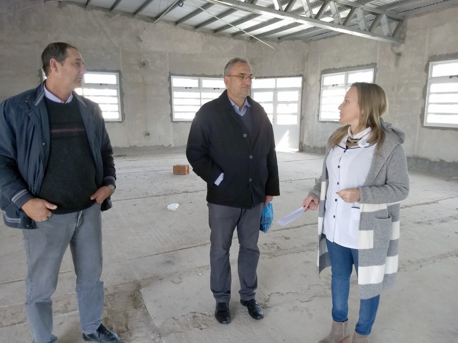 FOTO PRENSA AC// RECORRIDA./H&eacute;ctor Perotti, Alcides Calvo y Soledad Morcillo.