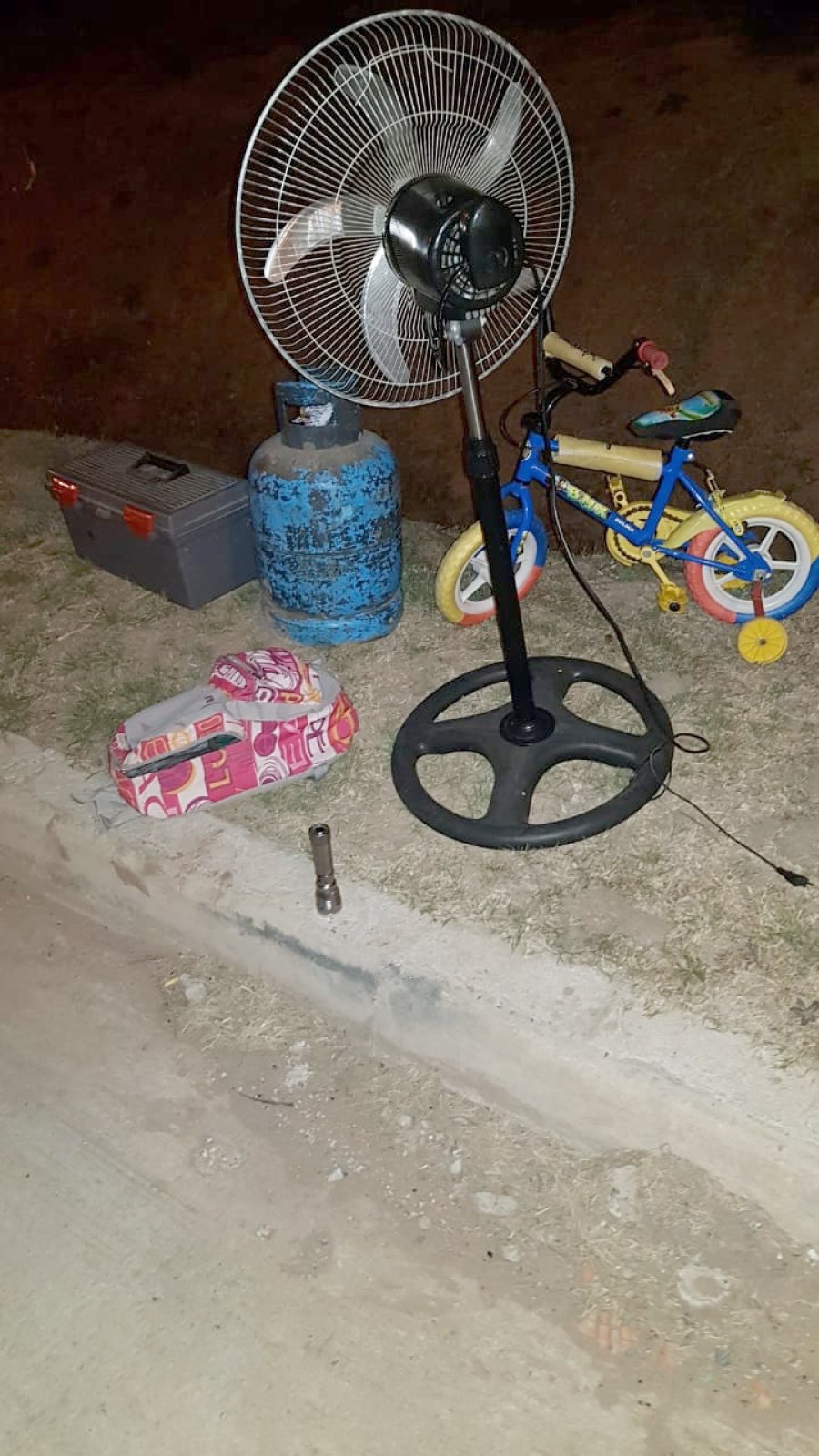 TODO RECUPERADO. En un descampado de la zona se concret&oacute; el secuestro de lo malhabido.