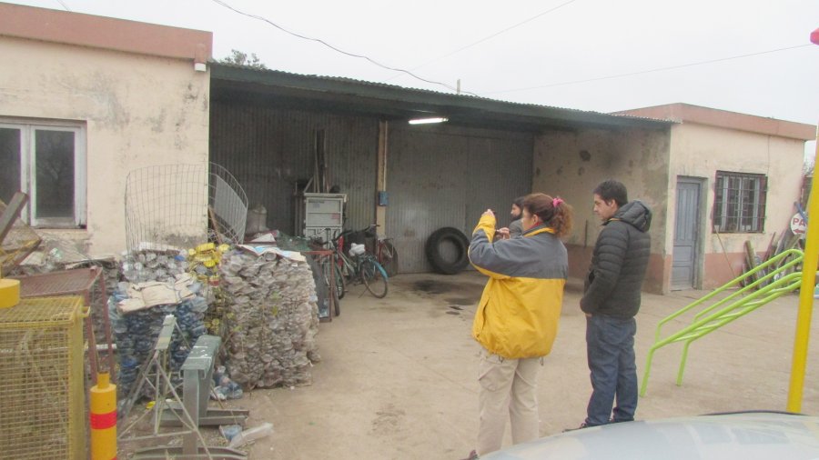 FOTO PRENSA MUNICIPALIDAD// RELEVAMIENTO./ Las personas designadas en plena labor.