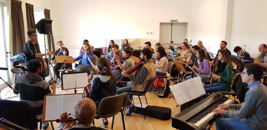 FOTO CP// ENSAYO./ La Orquesta de C&aacute;mara prepar&aacute;ndose para el espect&aacute;culo.
