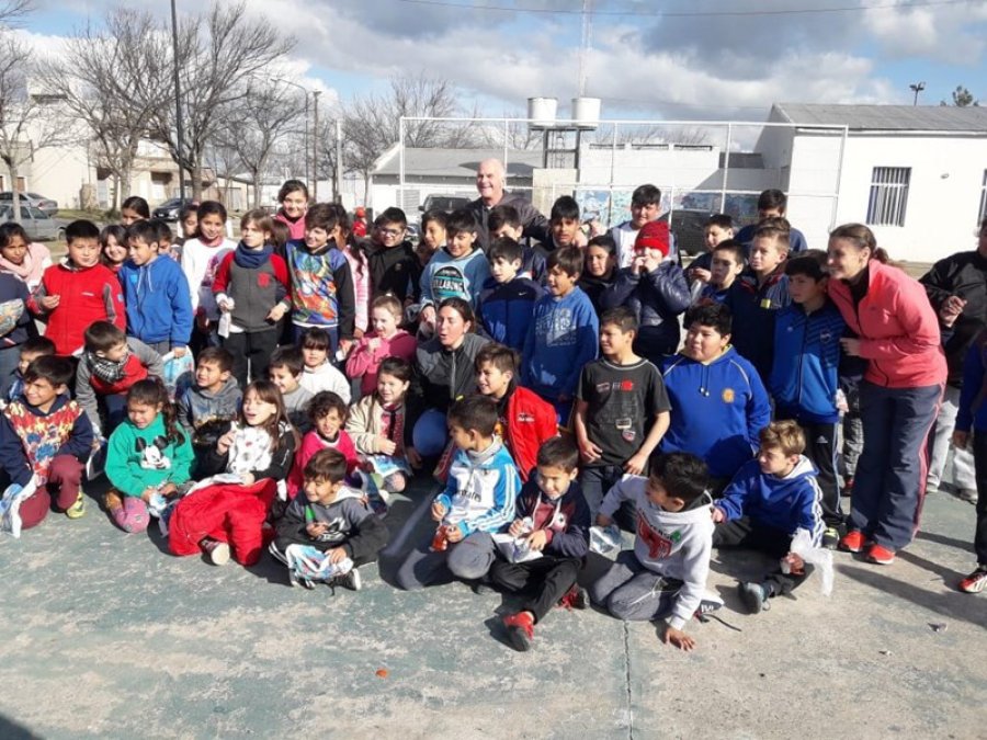 FOTO CP// TORNEO DE BOLITAS// El grupo que intervino en la justa de Barrio Jard&iacute;n.