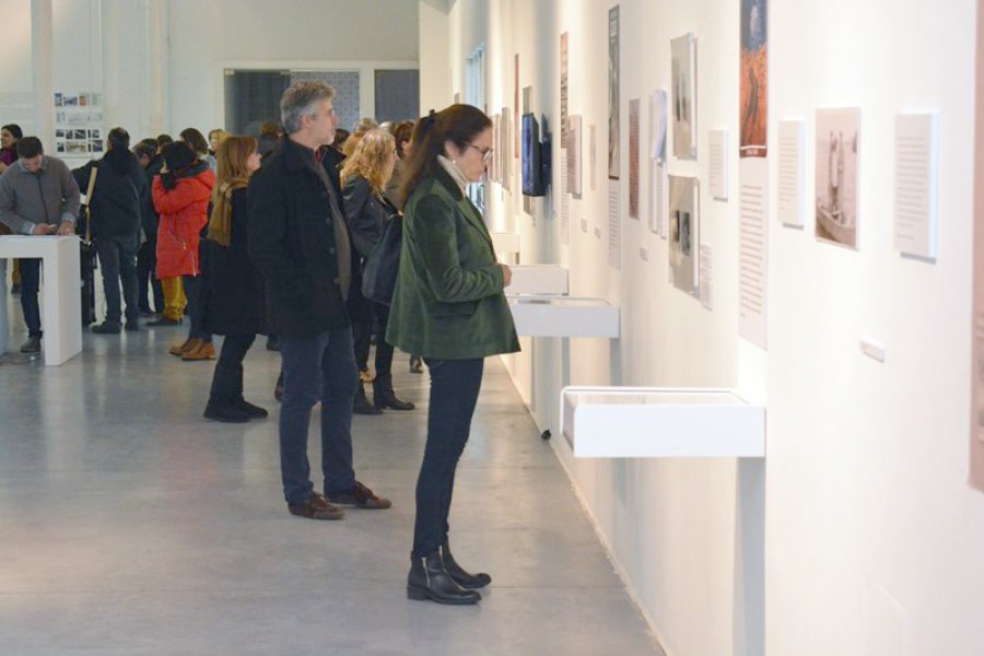 FOTO CP// MUESTRA./ Numeroso p&uacute;blico mostr&oacute; su inter&eacute;s por la exposici&oacute;n.
