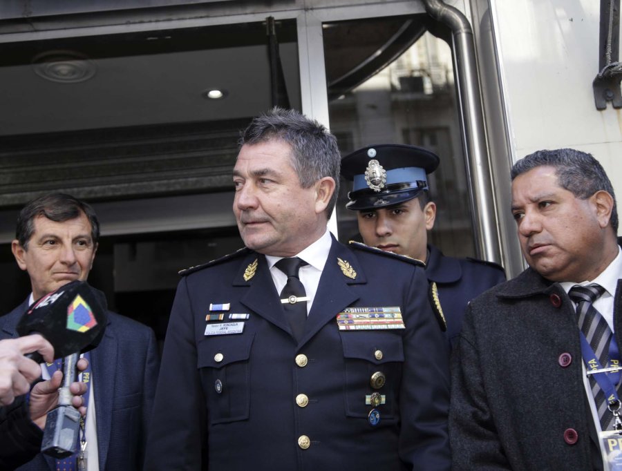 FOTO NA RONCAGLIA./ El jefe de la Policia Federal habla en la Superintendencia de Drogas Peligrosas.