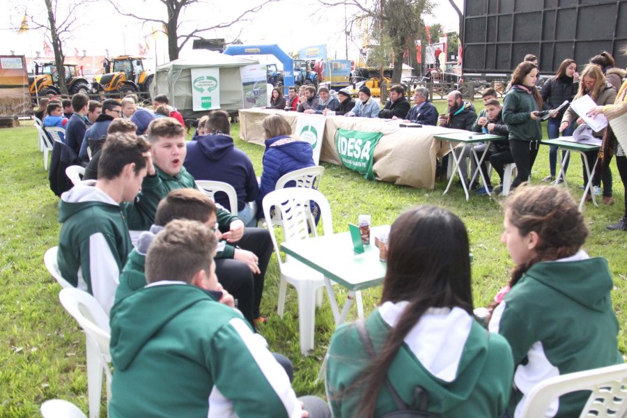 FOTO J. BARRERA ALUMNOS./ Durante las 18&ordm; Olimp&iacute;adas Agrot&eacute;cnicas.