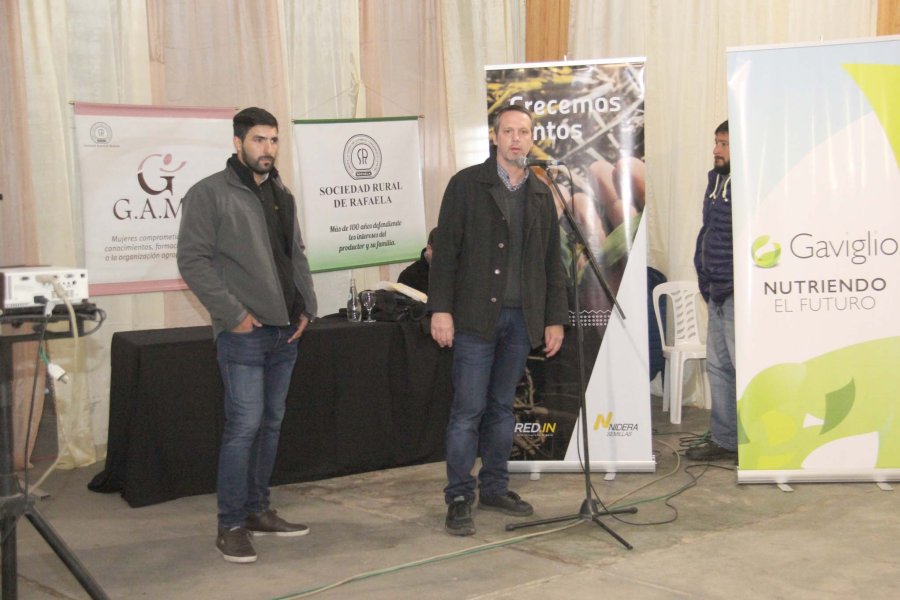 FOTO J. BARRERA CHARLA./ Caggiano (el de la izquierda) abord&oacute; el posicionamiento de h&iacute;bridos.