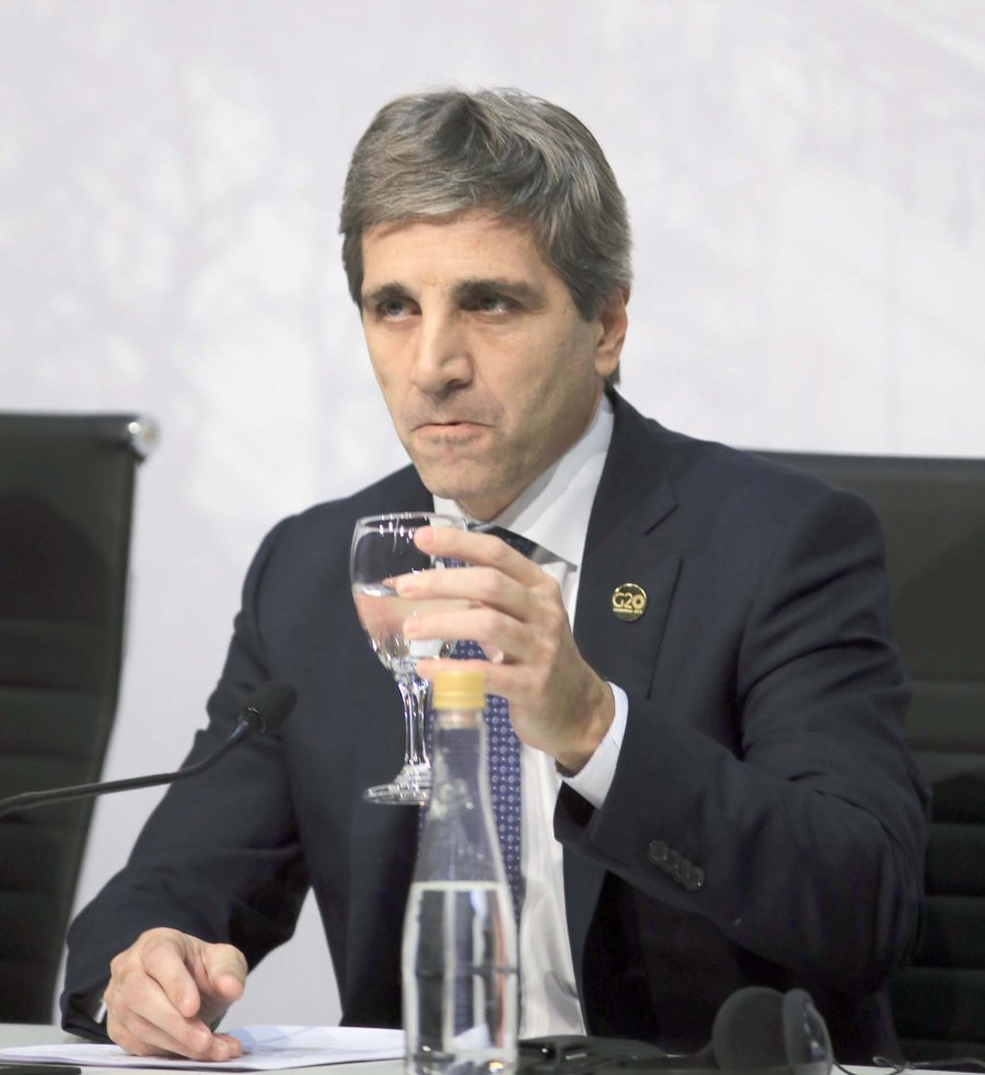 FOTO NA CAPUTO. Por ahora no puede controlar al d&oacute;lar.