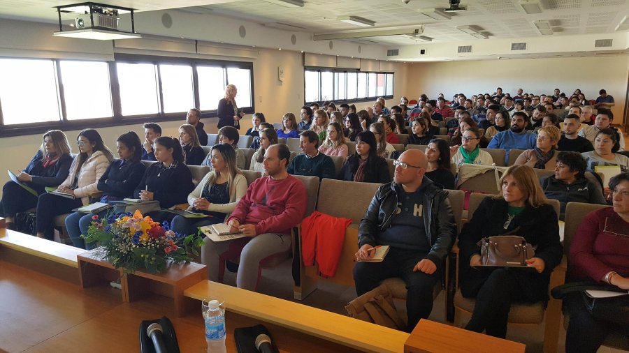 FOTO PRENSA CET// SEMINARIO./ Vista general de la actividad desarrollada en el aula magna.