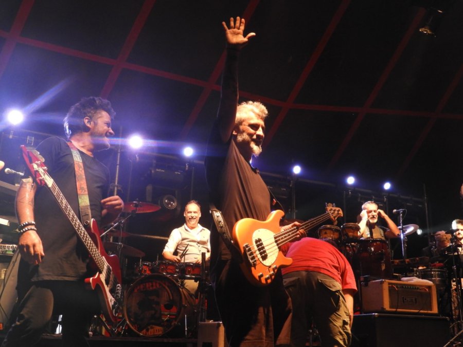 FOTO G. SANCHEZ RECUERDO. Jos&eacute; Palazzo compartiendo escenario con Los Pericos, fue el 25 de febrero de 2017. Este a&ntilde;o toca con su banda.