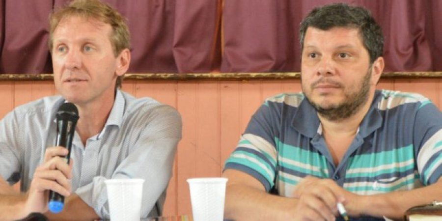 FOTO PRENSA ATENEO// ENCUENTRO./Gonzalo Toselli y Fabi&aacute;n Peralta durante la reuni&oacute;n.