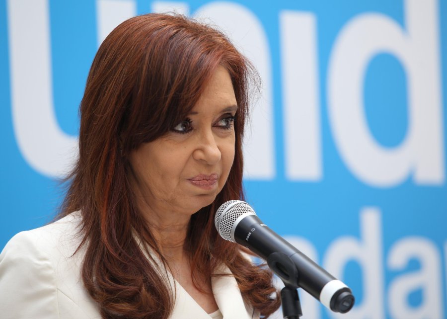 FOTO ARCHIVO NA COMPLICADA. Mientras define su futuro pol&iacute;tico, Cristina sufre en el frente judicial.