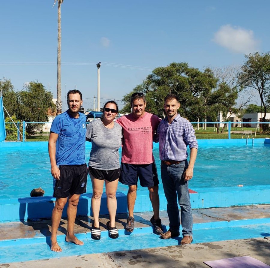 FOTO PRENSA COMUNA// FIESTA DEL AGUA./ Con un maravilloso festival se puso fin a las actividades de la Colonia de Verano. VISITA./ El supervisor de la Regi&oacute;n III estuvo en la colonia. PRIMER BEBE.// Genaro junto a sus padres y el jefe del gobierno lo