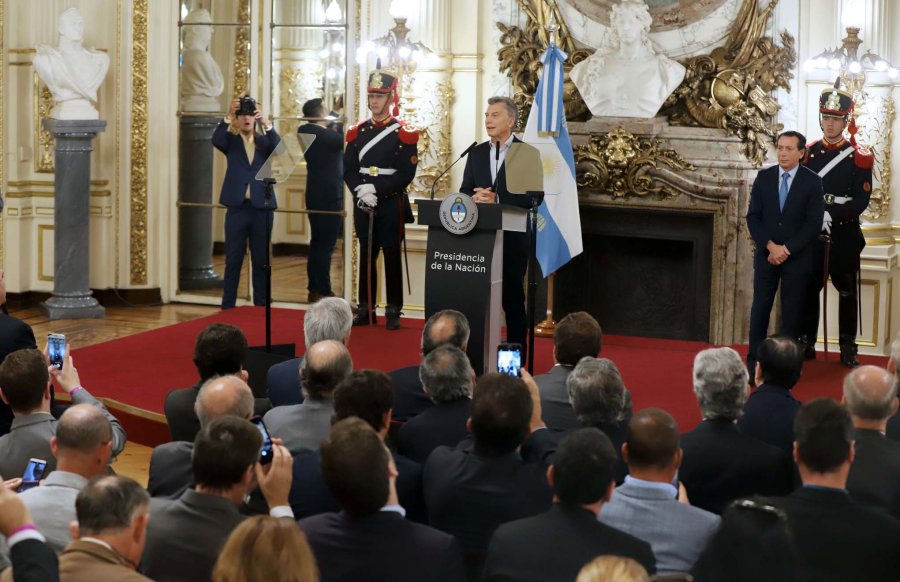 FOTO NA MACRI. Anunci&oacute; suba del m&iacute;nimo no imponible sobre cargas patronales para pymes regionales.
