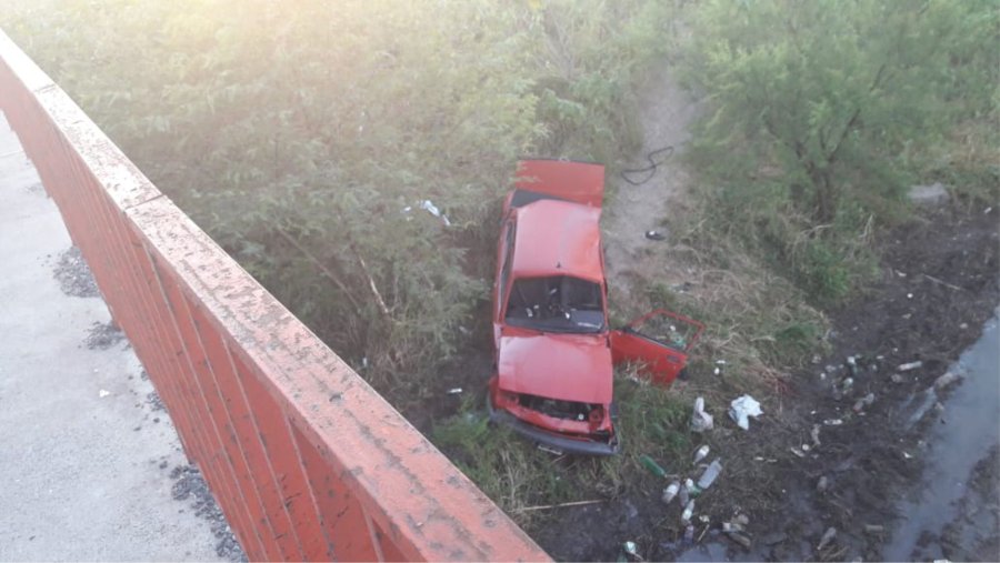 TRAGEDIA. Un auto cay&oacute; al barranco, camino a Paran&aacute;.