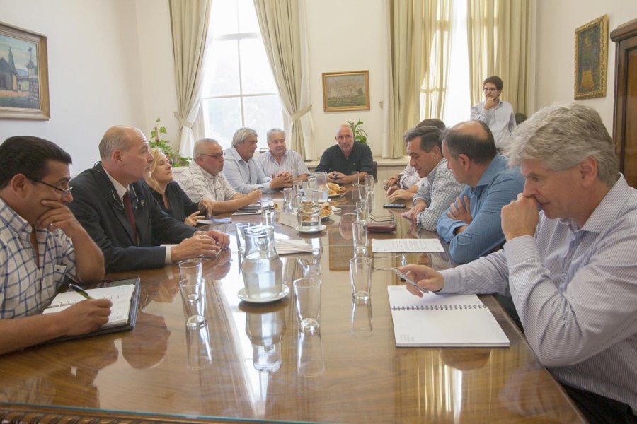 FOTO NA ENCUENTRO./ Diferentes sindicatos que representan a docentes asistieron, pero Sonia Alesso no fue.