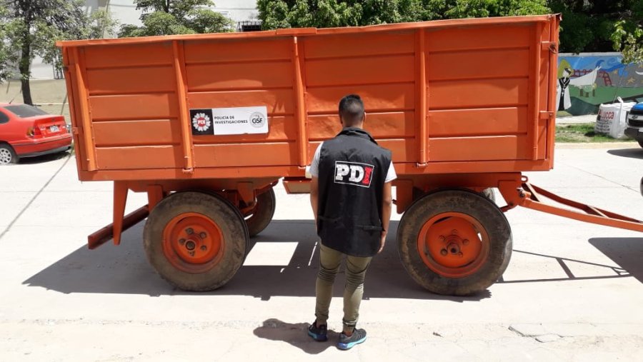 FOTO MIN. DE SEG. STA. FE RECUPERADO. El acoplado pertenece a un ciudadano rafaelino.