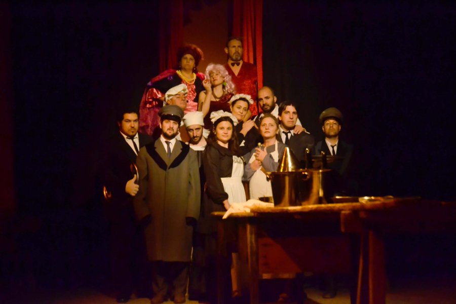 PIEZA TEATRAL. El grupo que dar&aacute; vida a la pieza teatral.