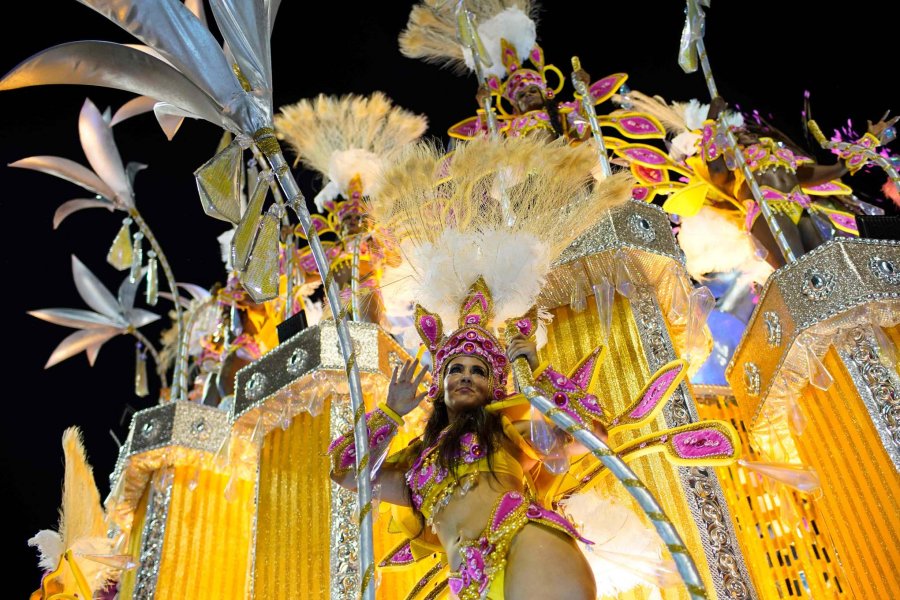 FOTO NA// FANTASTICO./ Uno de los estupendos trajes de la escuela de samba Paraiso de Tuiiuti.