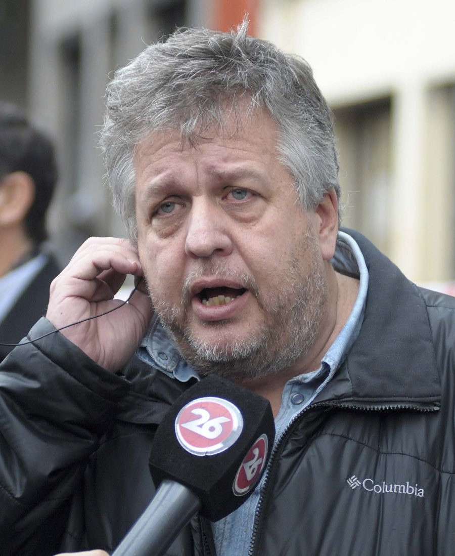 FOTO NA STORNELLI. Recus&oacute; a su colega Ramos Padilla.