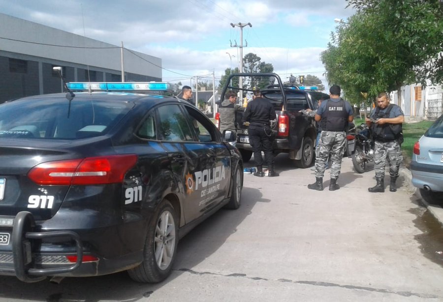 FOTO MIN.SEG.STA.FE ROBOS Y ABUSOS DE ARMAS. De todos los aprehendidos, dos son menores de edad.