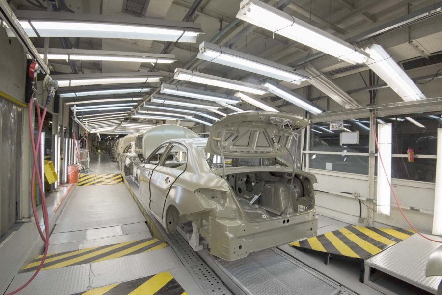 FOTO NA EN PICADA. La industria cada vez m&aacute;s golpeada por la crisis.