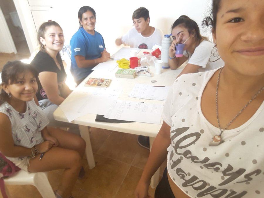 FOTO PRENSA SOEM// APOYO ESCOLAR./ Una de las actividades concretadas con motivo de la vuelta a clases.