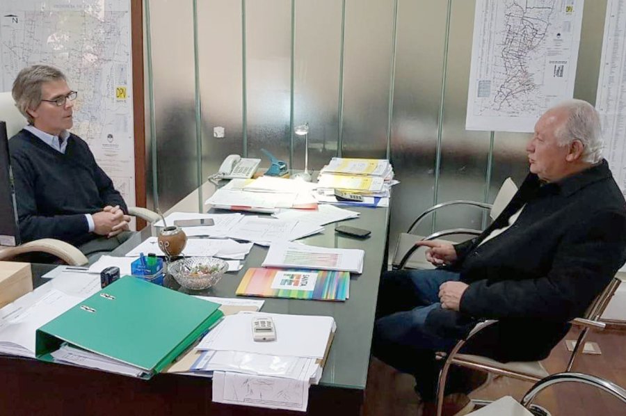 FOTO PRENSA COMUNA/7 ENCUENTRO./ Pablo Seghezzo en di&aacute;logo con Adolfo Ferrero.