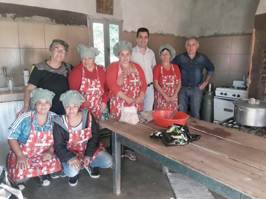 FOTO PRENSA COMUNA// TALLERES DE COCINA./ Se desarrollan en el barrio San Jos&eacute;.