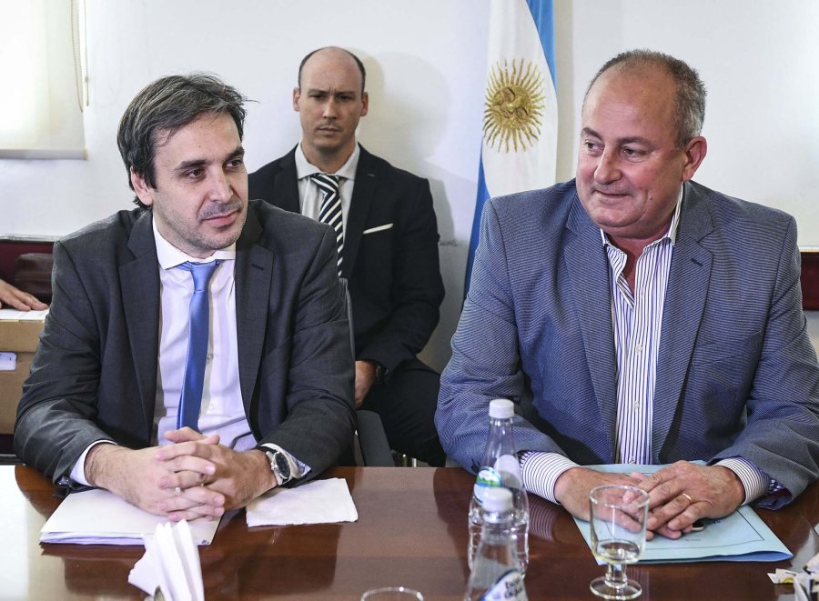 FOTO NA EXPOSICION. Ramos Padilla junto al senador Marino.