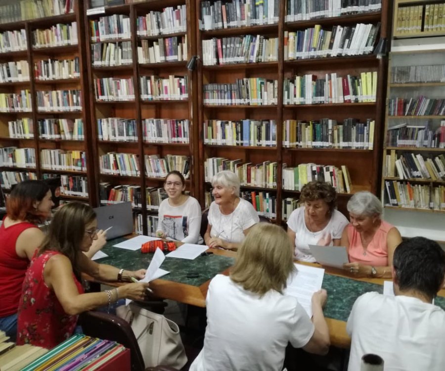 FOTO PRENSA BIBLIOTECA// TALLER DE INGLES./ Vista parcial del reciente encuentro.
