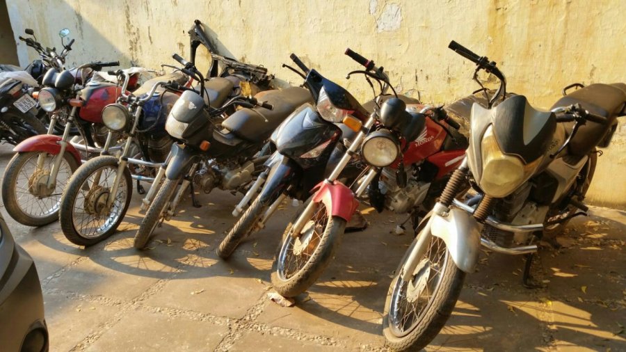FOTO LA OPINION DE TODO. La Polic&iacute;a secuestr&oacute; auto y motopartes, motos,  lanchas, motores n&aacute;uticos, una camioneta y celulares.