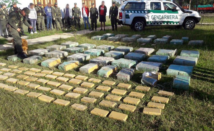 FOTO NA EN LIMA. Parte de la marihuana secuestrada por Gendarmer&iacute;a.