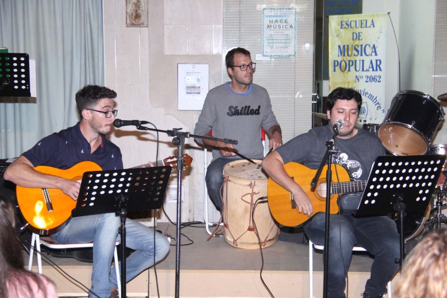 FOTO J. BARRERA MOMENTOS. La Escuela de M&uacute;sica durante su concierto de bienvenida.