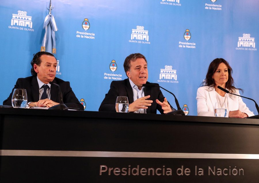 FOTO CASA ROSADA CONFERENCIA. Sica, Dujovne y Stanley en la Residencia de Olivos.