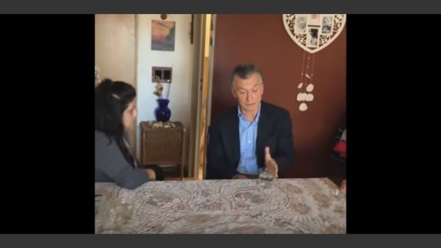 FOTO NA VIDEO. Macri junto a la vecina de Colegiales.