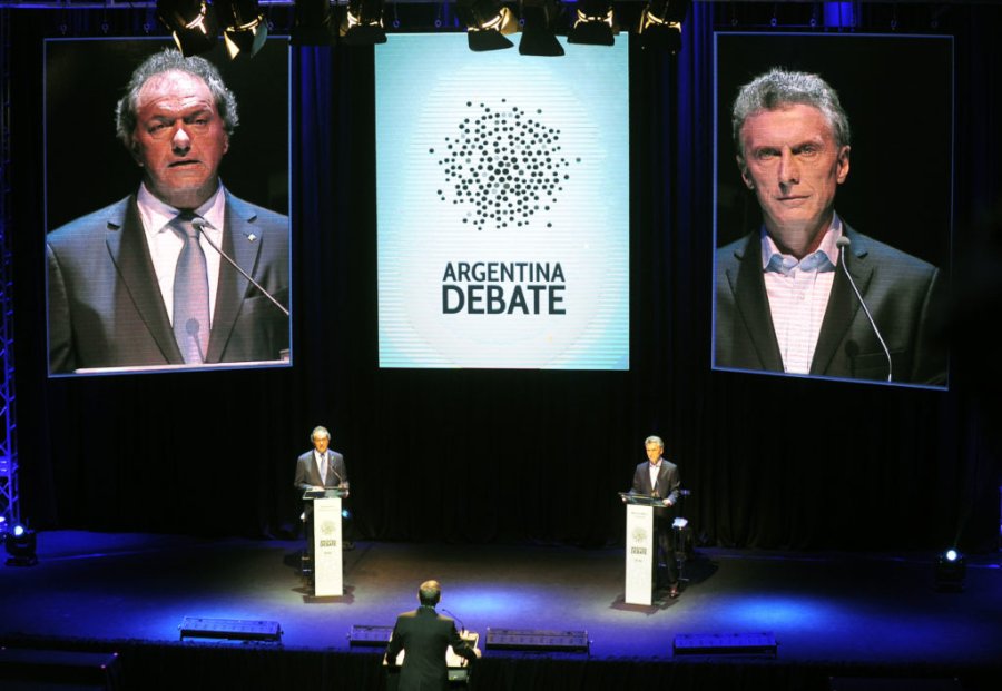 FOTO ARCHIVO  DUELO. Scioli y Macri, cuando debatieron durante la campa&ntilde;a presidencial de 2015.