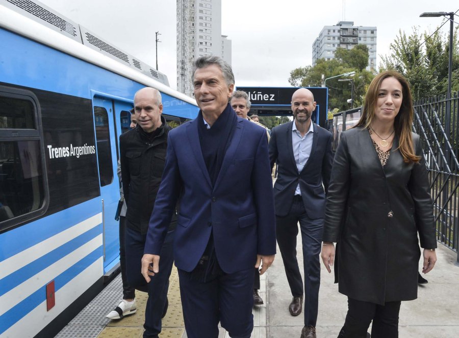 FOTO NA VIADUCTO MITRE. Macri junto a Vidal y Larreta entre otros.