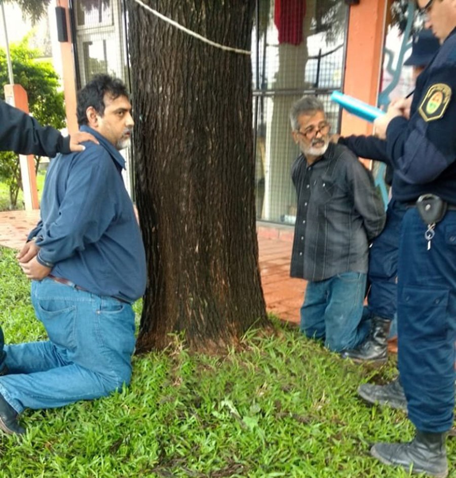 FOTO NA CONCEPCION DEL URUGUAY. La Polic&iacute;a entrerriana durante la detenci&oacute;n de Juan Jes&uacute;s Fern&aacute;ndez.
