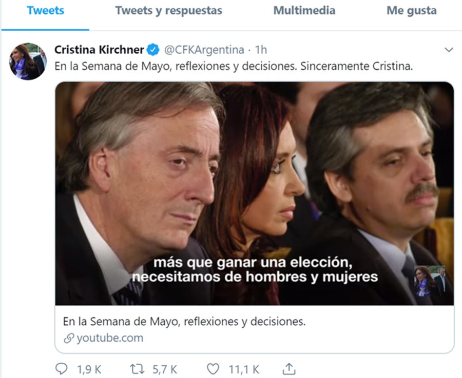 FOTO NA CONFIRMADO. Cristina hizo el anuncio por redes sociales con una imagen en la que se muestra junto a N&eacute;stor y Alberto Fern&aacute;ndez.