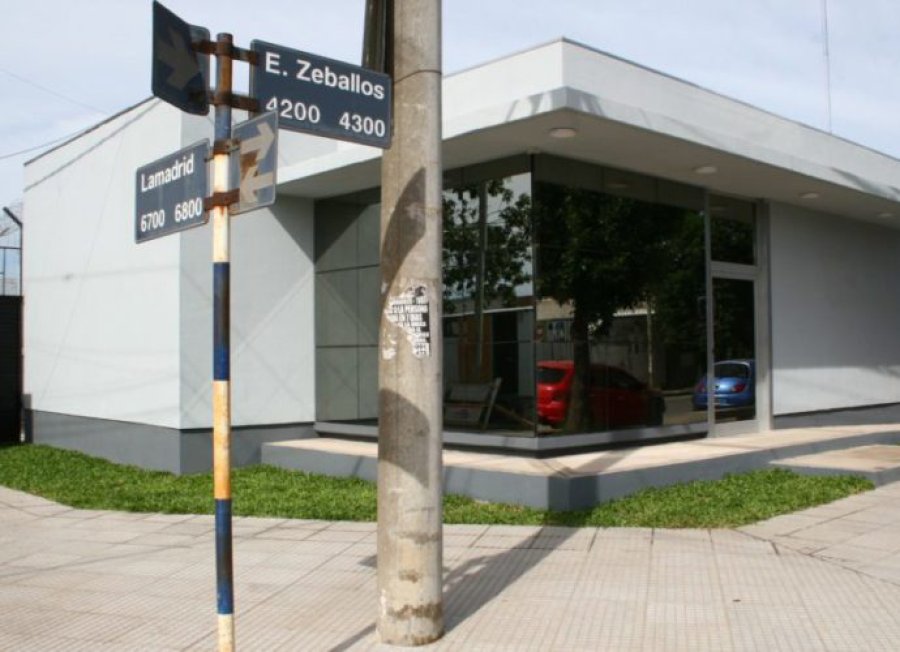 FOTO WEB COMISARIA 10&ordf;. La seccional donde se escaparon esposados los malvivientes.