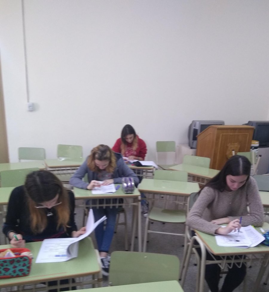 FOTO PRENSA ESCUELA// EQUIPO./ Las estudiantes durante la actividad del pasado viernes.