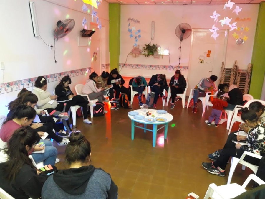 FOTO CP// TALLER./ Un momento de la actividad cumplida en el Margarita Boschetto.