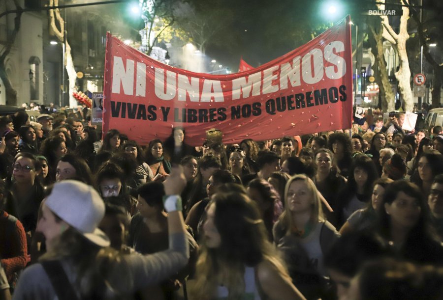 FOTO NA MULTITUD. La convocatoria logr&oacute; una amplia adhesi&oacute;n en Buenos Aires.
