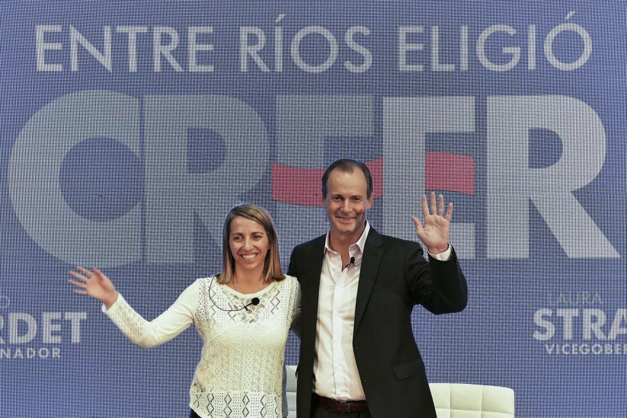 FOTO NA ENTRE RIOS. Bordet junto a su compa&ntilde;era de f&oacute;rmula, Laura Stratta.
