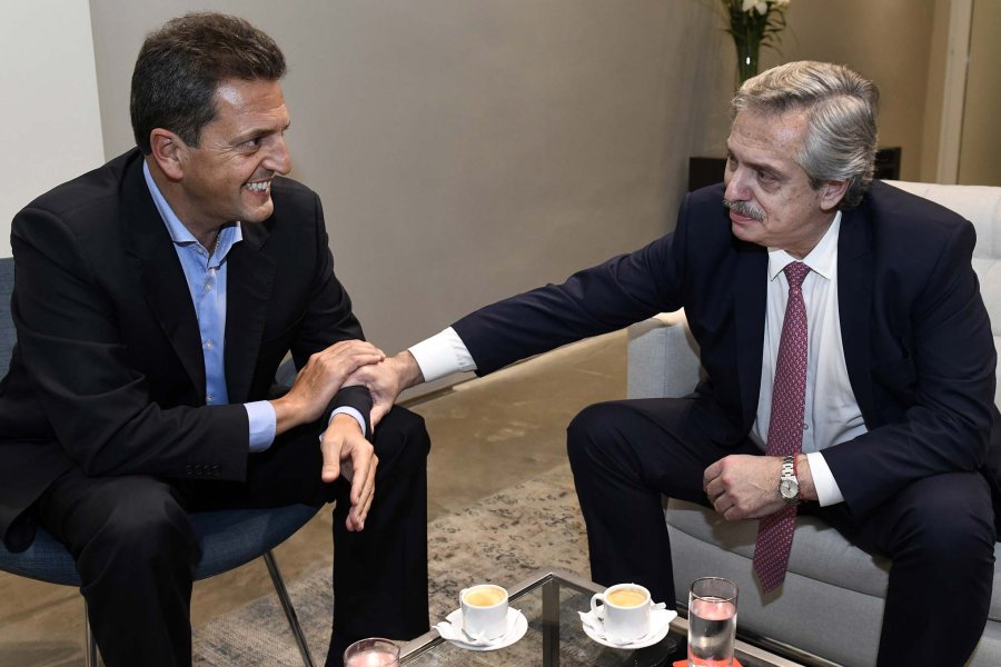 FOTO NA ALIADOS. Massa y Alberto Fern&aacute;ndez, caf&eacute; de por medio.