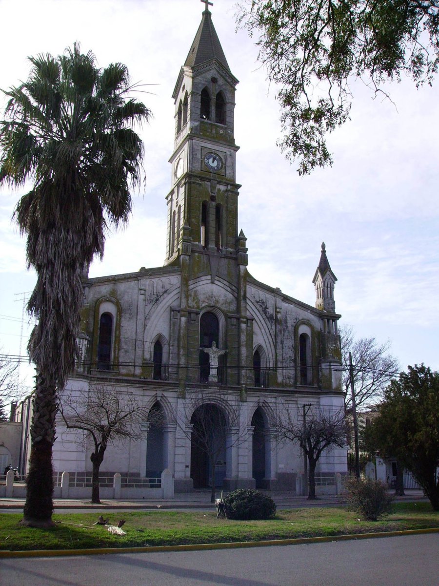 FOTO ARCHIVO// TEMPLO PARROQUIAL./Fachada de la Iglesia San Carlos Borromeo.